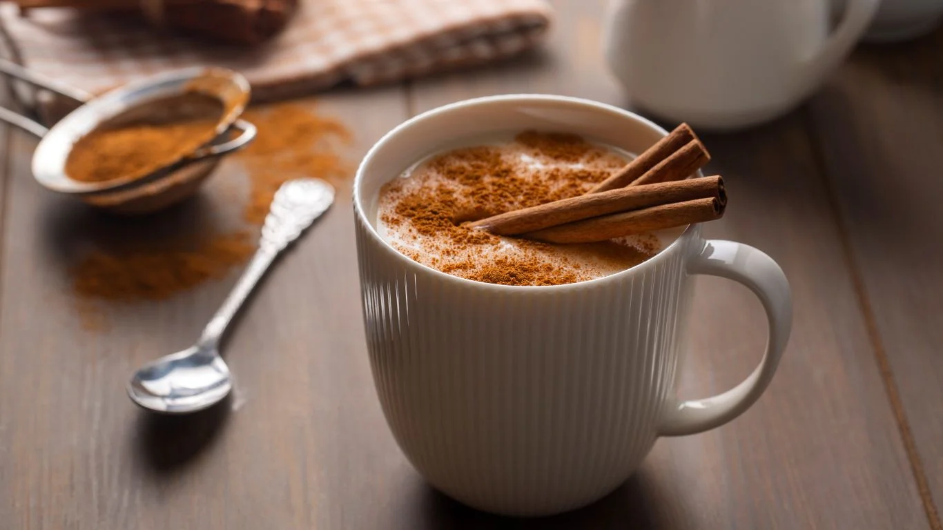 Spiced Brown Sugar Latte: A Toasty Sip of Autumn in Every Cup